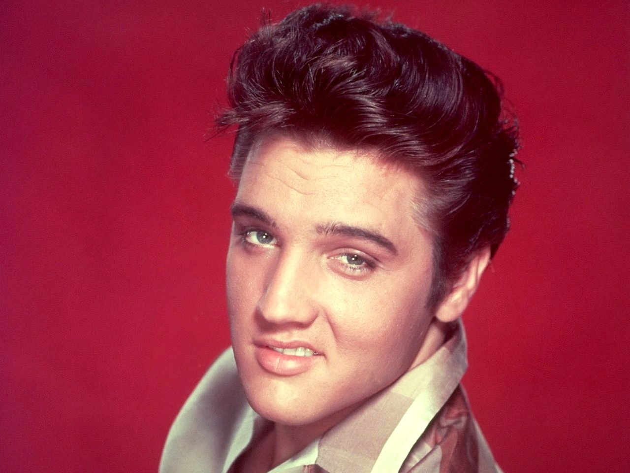 CENÁRIO POP: ​Elvis Presley - O Rei do Rock